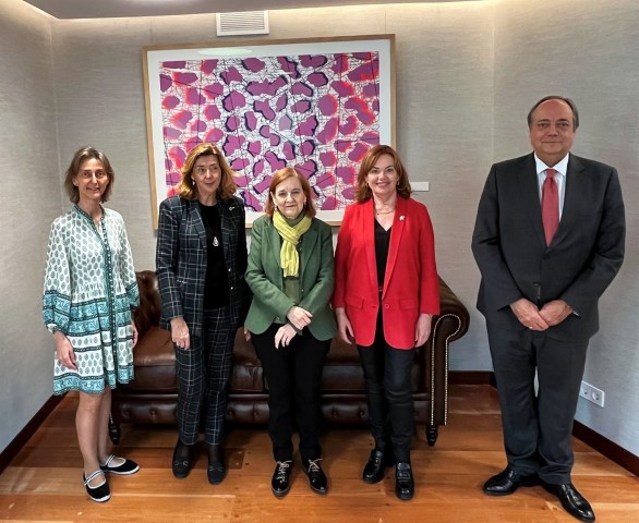 Visita al Tribunal Constitucional de la jueza española en el Tribunal Europeo de Derechos Humanos